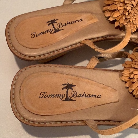 Tommy Bahama Peach Suede Flower Thong Slip On Low Heel Sandal Sz 6.5 - Picture 11 of 12